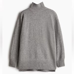 H & M OVERSIZED TURTLENECK SWEATER size small grey